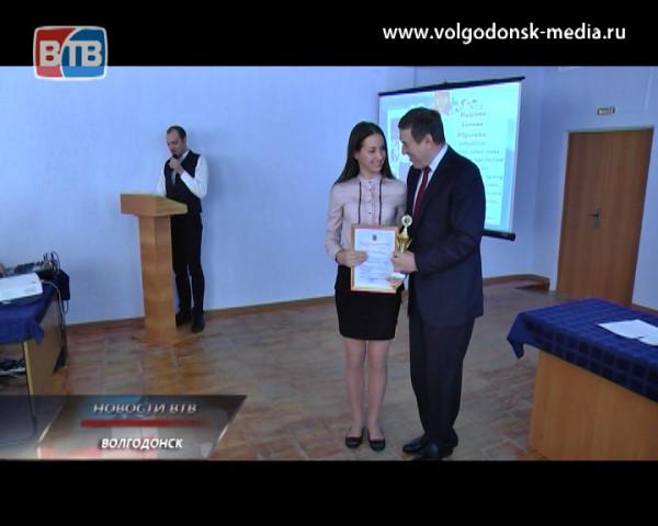Победители и призеры муниципального этапа всероссийской предметной олимпиады удостоились награды мэра