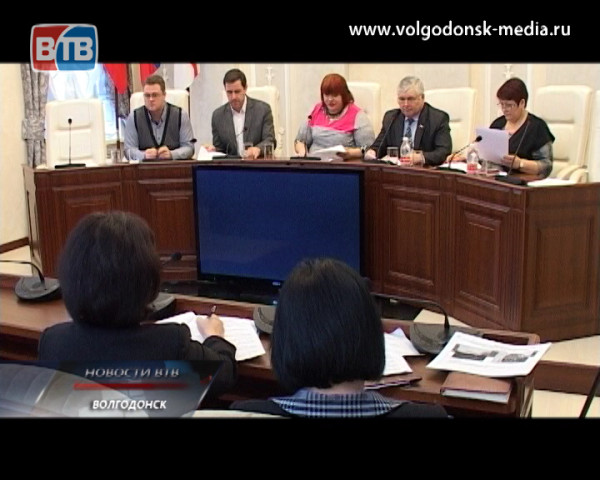 Волгодонские депутаты берут шефство над трудными подростками