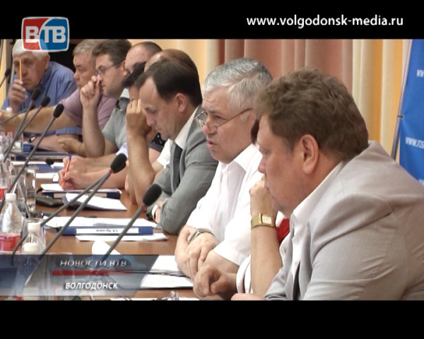 Главной темой майского заседания Волгодонской Думы стала разработка экстренных мер по повышению собираемости городского бюджета