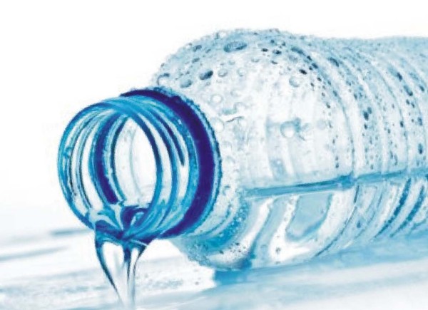 Эксперты Ростовской области рассказали, какую бутилированную воду покупать не стоит