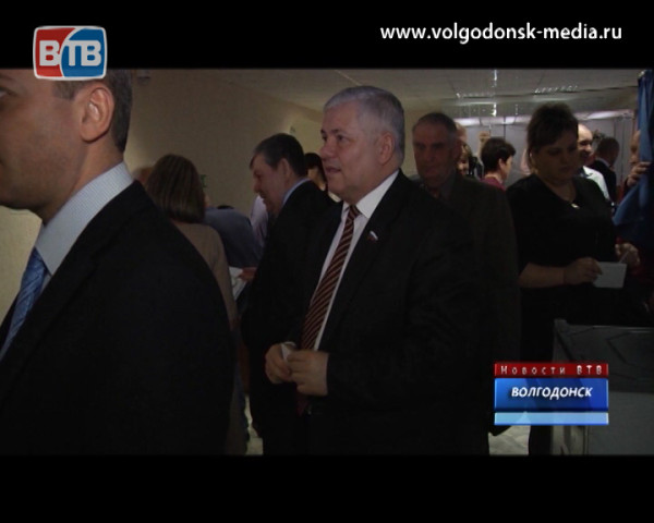 Волгодонские единоросы на внеочередной конференции определились с кандидатом на пост председателя Думы — главы города
