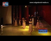 Народный театр эстрадного танца «Антураж» поставил «Дуру»