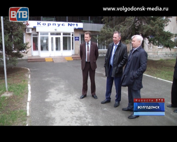 Ростовская АЭС установила новые окна в кардиологии первой больницы