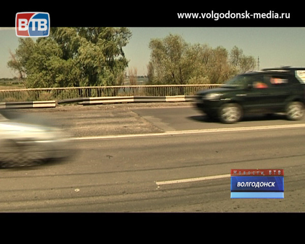 В Волгодонске начали ремонтировать мост. Автолюбителям следует предусмотреть пути объезда