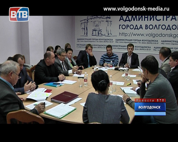 Волгодонские депутаты шокированы качеством капитальных ремонтов дорог, на которые городу область выделила 60 миллионов