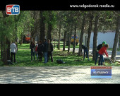 Волгодонские власти провели субботник в парке «Победа»