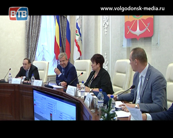 Депутаты волгодонской городской Думы накануне собрались на последнее в этом году заседание