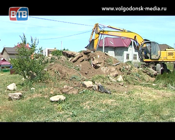 В Волгодонске расчистили от строительного мусора одну из крупнейших свалок