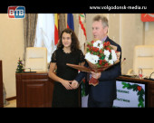 Восходящая звезда российского плавания Вероника Кучеренко получила грамоту и поздравления от главы Администрации Волгодонска