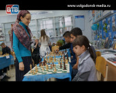Волгодонские шахматиски Сухаревы провели сеанс одновременной игры на 10 досках