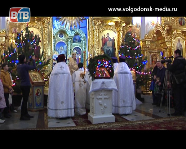 Православные Волгодонска отметили Рождество Христово
