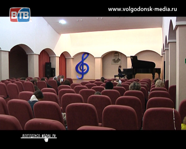 Юные пианисты волгодонской музыкальной школы им.Шостаковича выступили на открытом региональном конкурсе