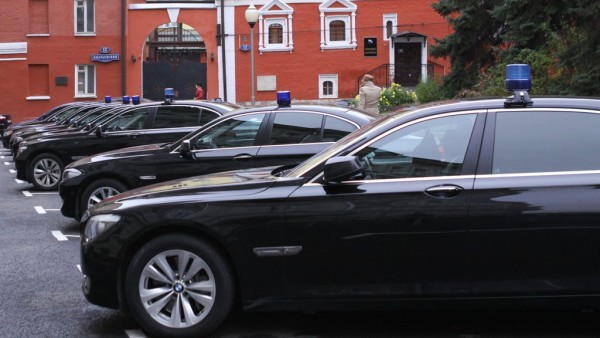 Донское правительство потратит 6 миллионов рублей на аренду автомобилей для депутатов Госдумы