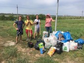 За два дня добровольцы очистили 400 м берега Сухо-Соленовского залива и собрали около 500 кг мусора
