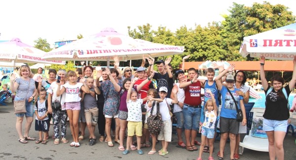 40 детей с ограниченными возможностями из Волгодонска посетили ростовский аквапарк