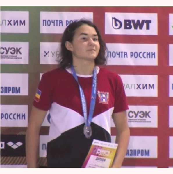 Вероника Кучеренко завоевала «серебро» на всероссийских соревнованиях по плаванию «Резерв России»