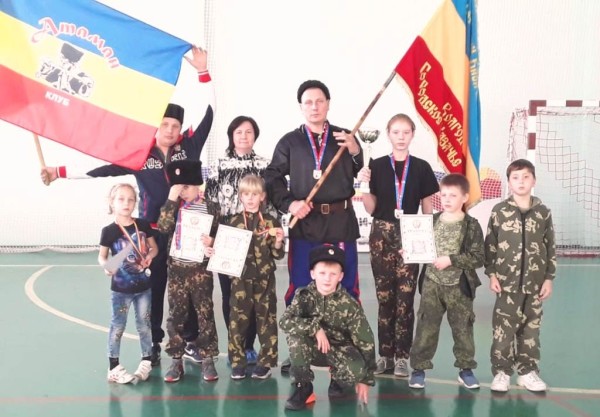 Воспитанники казачьего клуба «Атаман» показали высокий класс на ратных состязаниях «Пластун-2019»