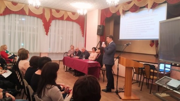 Осознанный выбор будущей профессии: в Волгодонске провели встречу со старшеклассниками, выбравшими медицинскую специальность
