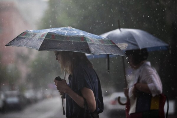 В Ростовской области объявили штормовое предупреждение из-за дождей