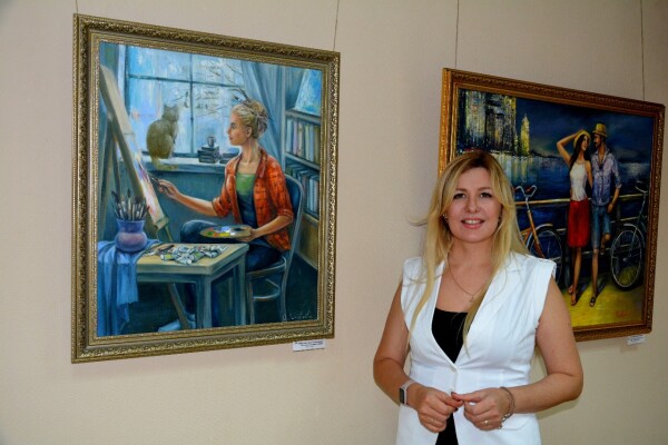 В Центральной библиотеке начала работу персональная выставка Оксаны Зиновьевой «Творческое настроение»