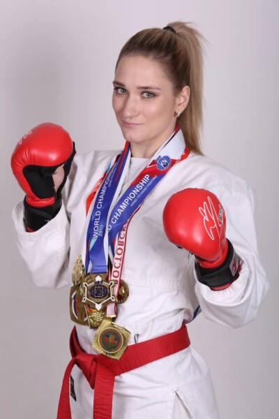 Чемпионке мира по рукопашному бою Анне Новиковой присвоили звание мастера спорта международного класса