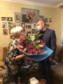 Виктор Мельников поздравил с 90-летним юбилеем ветерана педагогического труда Галину Харитонову