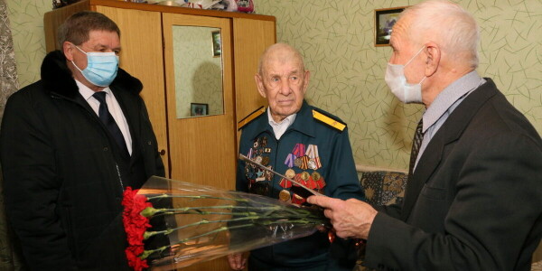«Сын полка» Клим Неополькин принимает поздравления с Днем воинской славы России