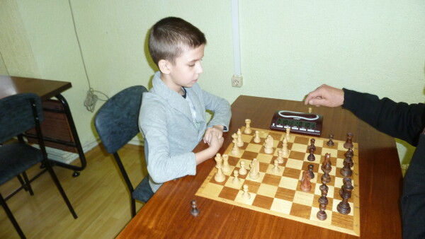 4 января в городском шахматном клубе стартовал традиционный Рождественский турнир по быстрым шахматам среди взрослых и детей