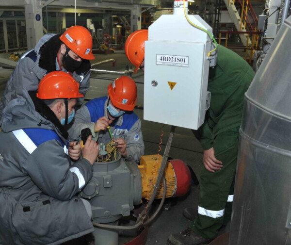 Более тысячи сотрудников специализированных предприятий участвуют в плановом ремонте на энергоблоке №4 Ростовской АЭС