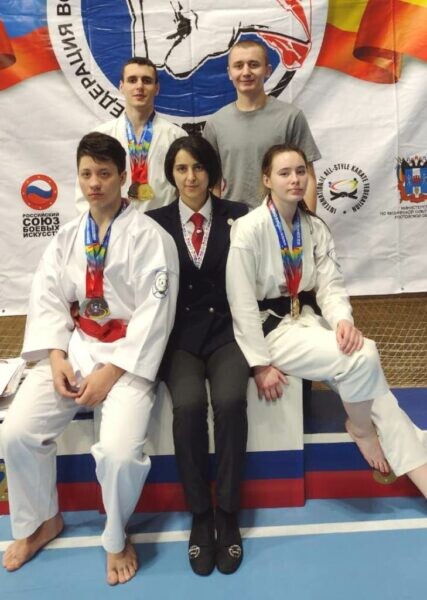 Спортсмены четырех волгодонских клубов достойно выступили на первенстве и чемпионате Ростовской области по всестилевому каратэ