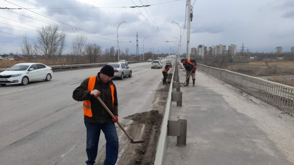 С приходом тепла в Волгодонске возобновилась уборка улиц и дорог города
