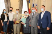 Супружеская пара из Волгодонска получила знак губернатора «Во благо семьи и общества»