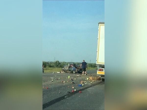 На трассе в Ростовской области в массовом ДТП с грузовиками погибли два человека
