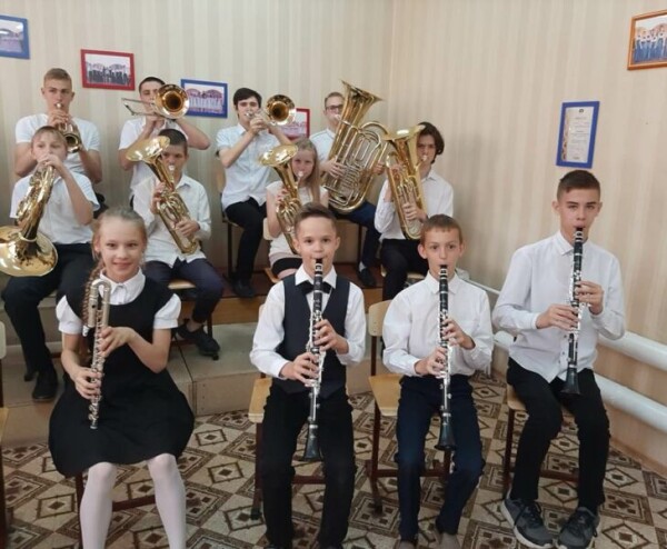 Детская музыкальная школа имени Дмитрия Шостаковича получила комплект духовых инструментов