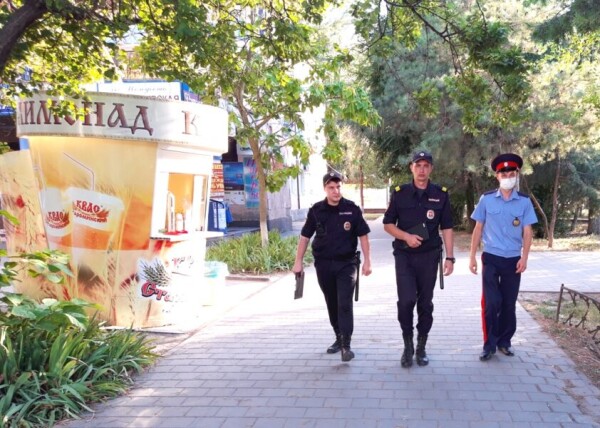 Оперативно-профилактическое мероприятие «Улица»: казаки помогают сотрудникам полиции обеспечивать правопорядок в Волгодонске