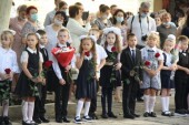 Председатель Волгодонской городской Думы — глава города поздравляет школьников с Днём знаний