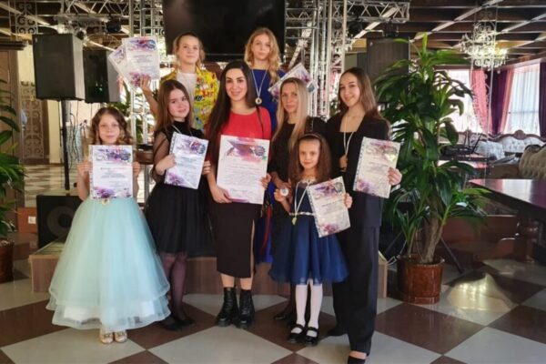 Учащиеся вокального отделения Детской школы искусств Волгодонска стали победителями Всероссийского конкурса-фестиваля «Зимний калейдоскоп-2022»