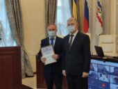 Почетного строителя России Алексея Усова с юбилеем поздравил глава администрации Волгодонска