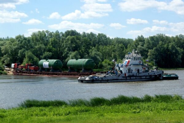 Два парогенератора Атоммаша для блока №2 Курской АЭС-2 прошли первые 515 км пути