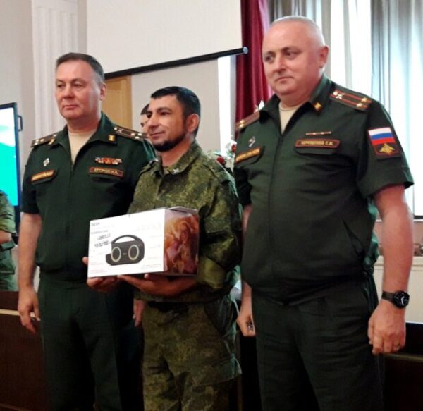 Специалисту-запаснику из Волгодонска присвоили звание за участие в военных проверочных сборах