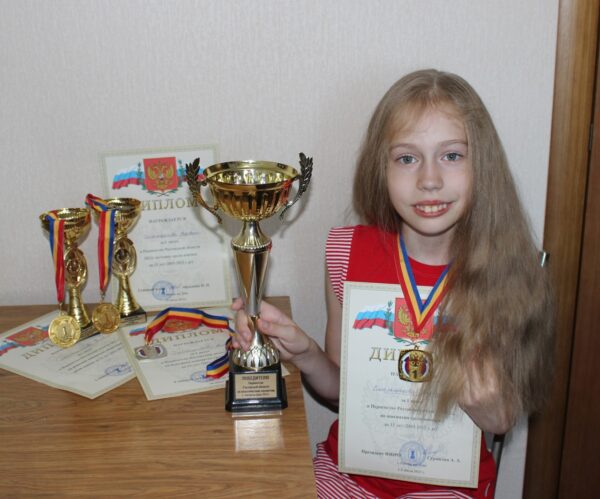 Варвара Синельщикова — чемпионка Ростовской области по классическим шахматам среди девочек