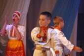 Очередной творческий год Образцового хореографического ансамбля «Жемчужины Дона» завершился праздничным детским концертом