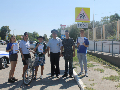 Полицейские Волгодонска провели профилактические акции «Внимание, дети!» и «Несовершеннолетний водитель»