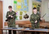 В школах со следующего учебного года введут начальную военную подготовку