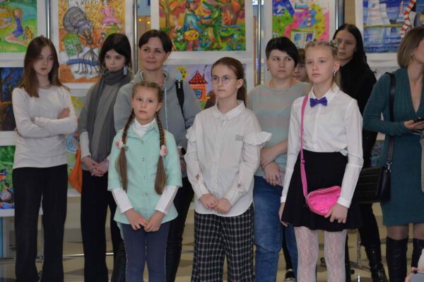 Юные художники поздравили Ростовскую АЭС с юбилеем