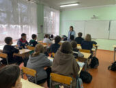 Полицейские Волгодонска провели профилактическую лекцию с учениками