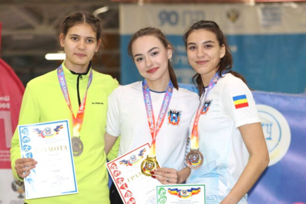 Волгодонские легкоатлеты отлично выступили на областных состязаниях в закрытых помещениях