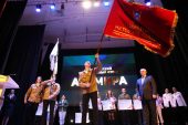 Студенческий отряд «АтоМира» стал лучшим в Ростовской области и получил переходящее знамя от губернатора