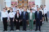 «Мы — граждане России»: в администрации Волгодонска 19 школьникам вручили паспорта