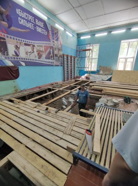В детско-юношеской спортивной школе №4 Волгодонска начат долгожданный ремонт